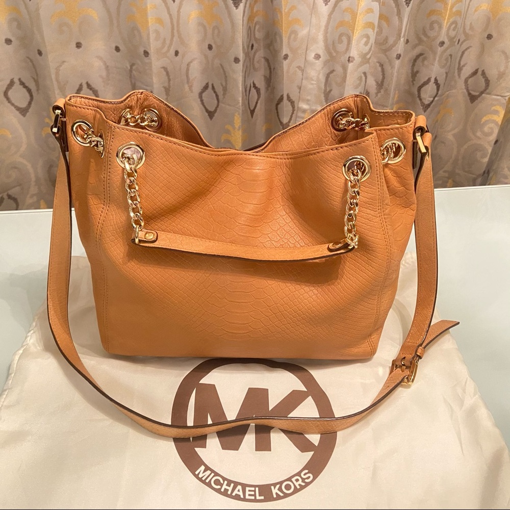 Michael Kors Jet Set Shoulder Tote